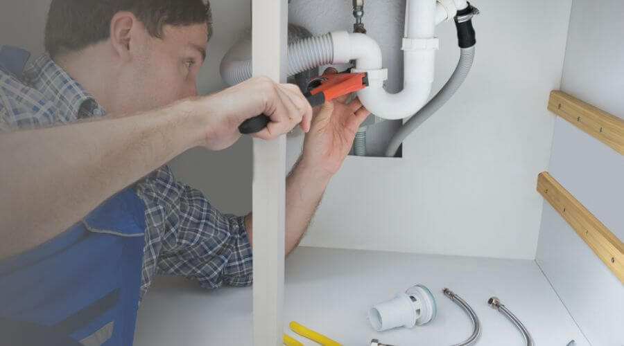 Local water heater installation in Realitos, TX
